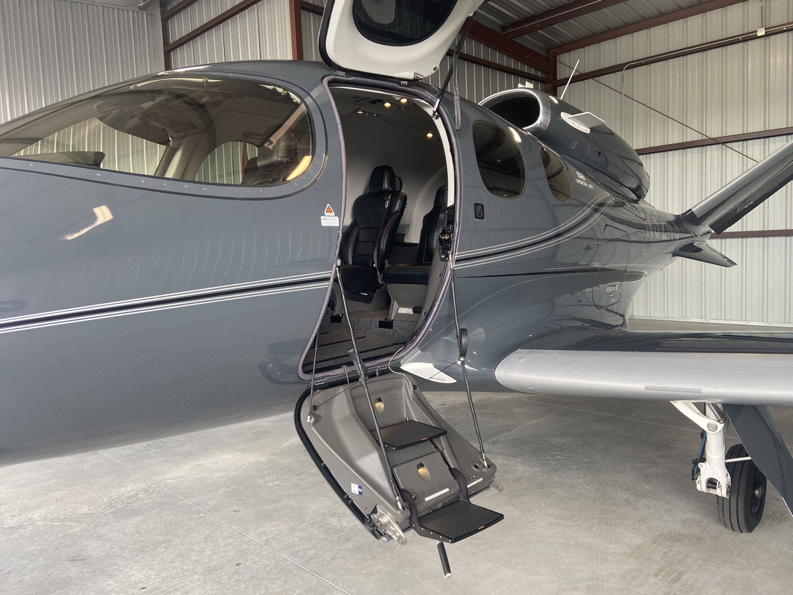 Rent a Cirrus SF50 Vision Jet in Nashville… Arguably the Most Efficient Light Jet in Aviation